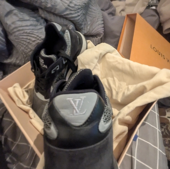 LV sneaker black color in perfect condition size 43 100% authentic/  Mercari - Picture 7 of 16